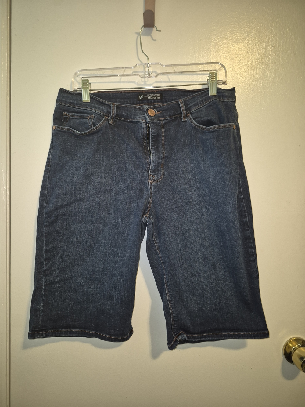 Lee Women’s Size 14 Medium Dark Blue Denim Bermuda Shorts